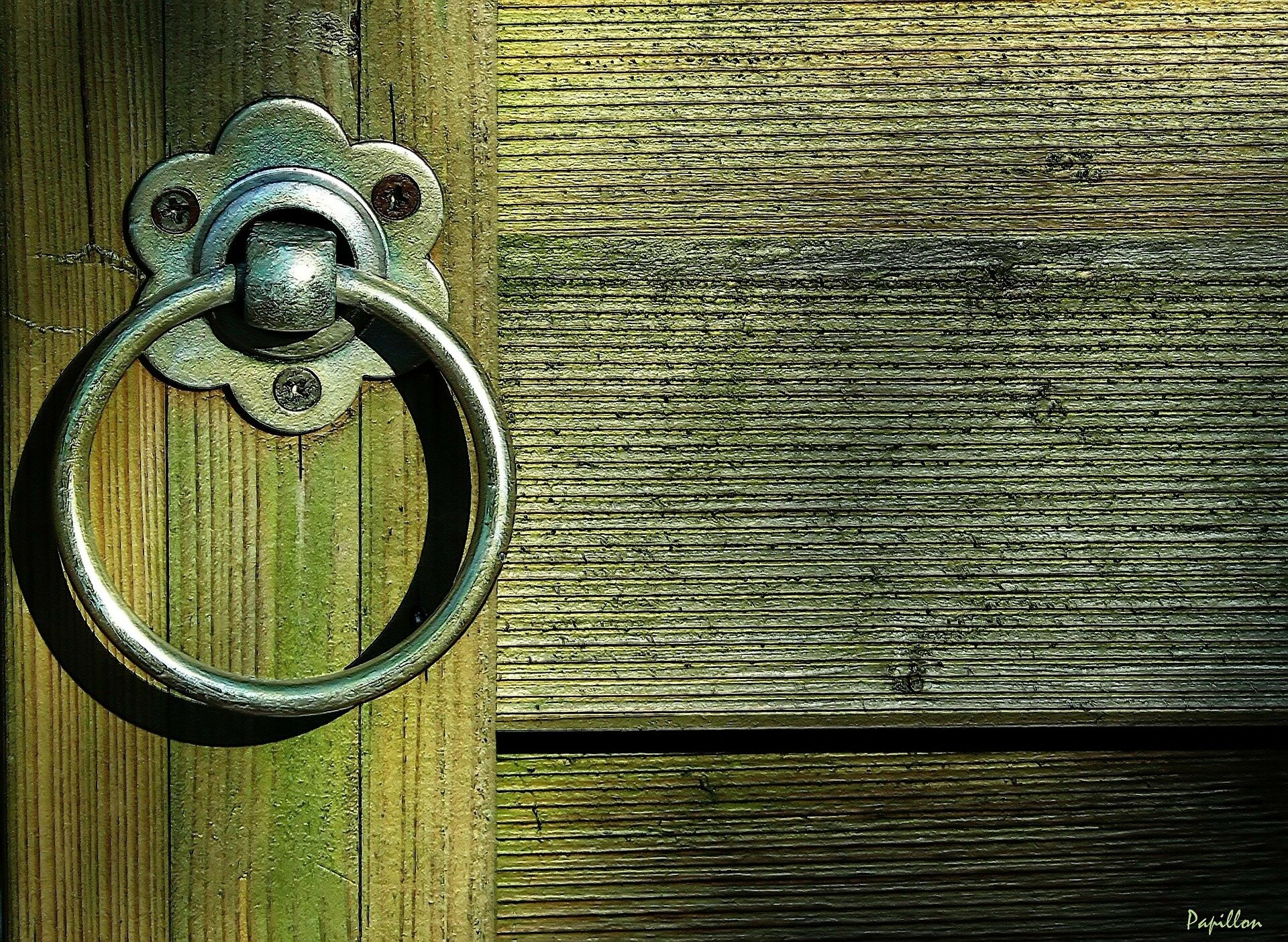 door-253826_1920.jpg